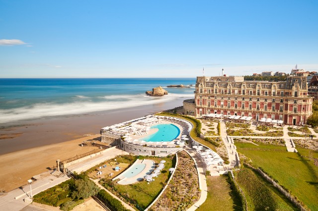 Le restaurant La Rotonde de l’Hôtel du Palais à Biarritz décroche une étoile au Guide Michelin et le Prix Passion Dessert !