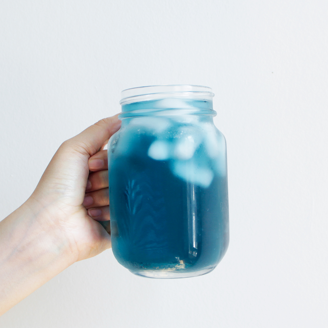 Adopter la sérénité grâce aux bienfaits du thé bleu