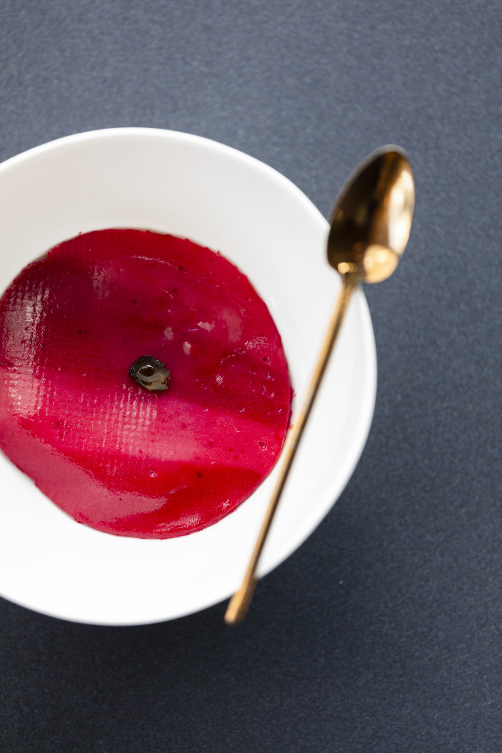 Fraises au couteau comme un tartare de Bœuf