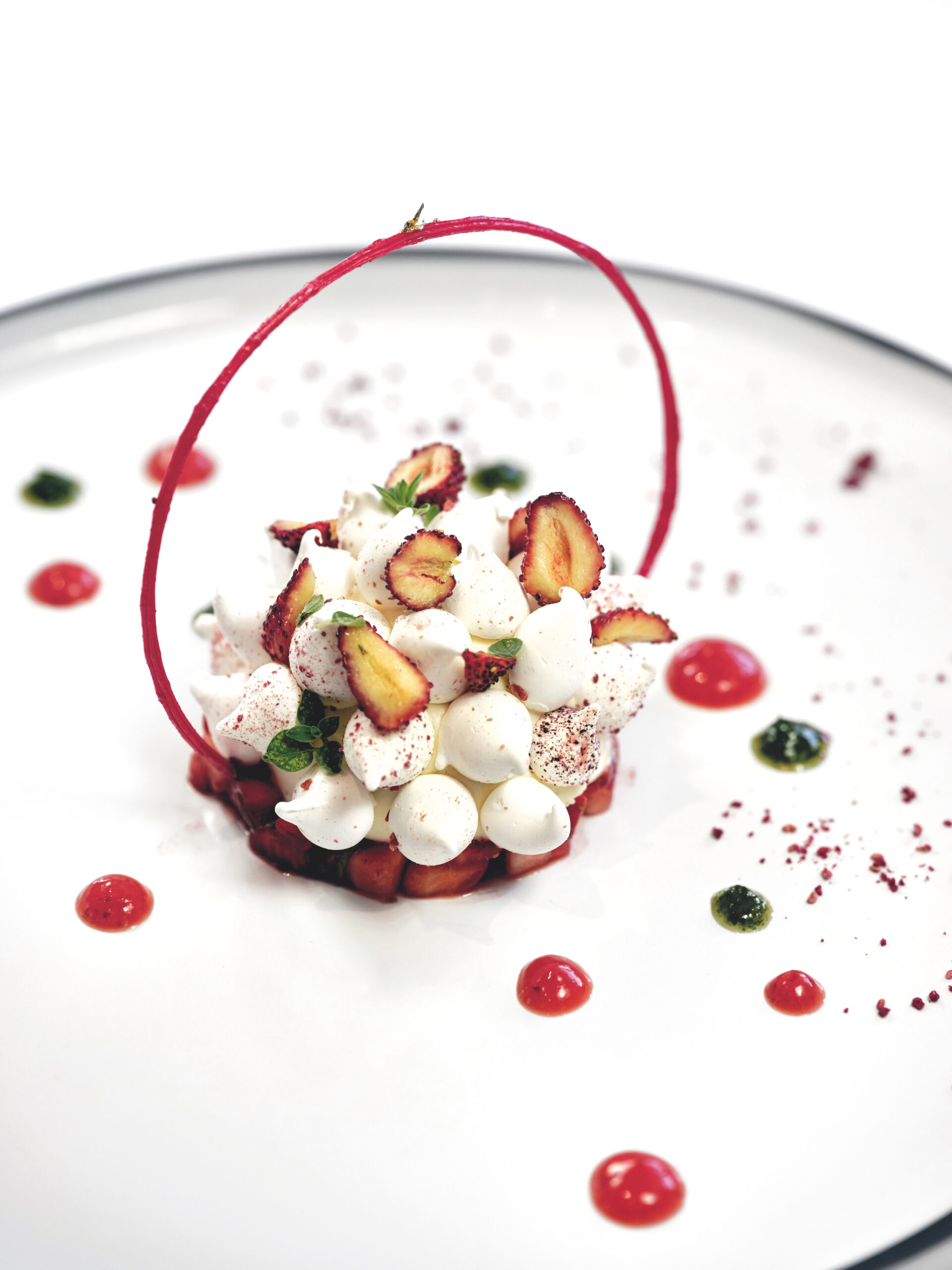 Vacherin vanille et fraises des bois