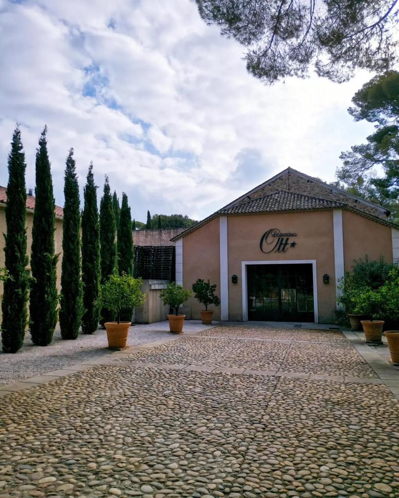 Le Clos Mireille à La Londe, domaine éternellement provençal. Par Julia Scavo DipWSET