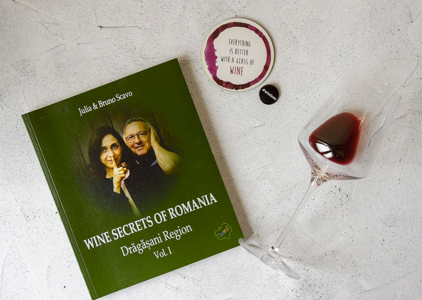 Une idée cadeau originale les secrets du vin roumain dévoilés par Julia & Bruno Scavo : La région de Drăgăşani, Vol.I