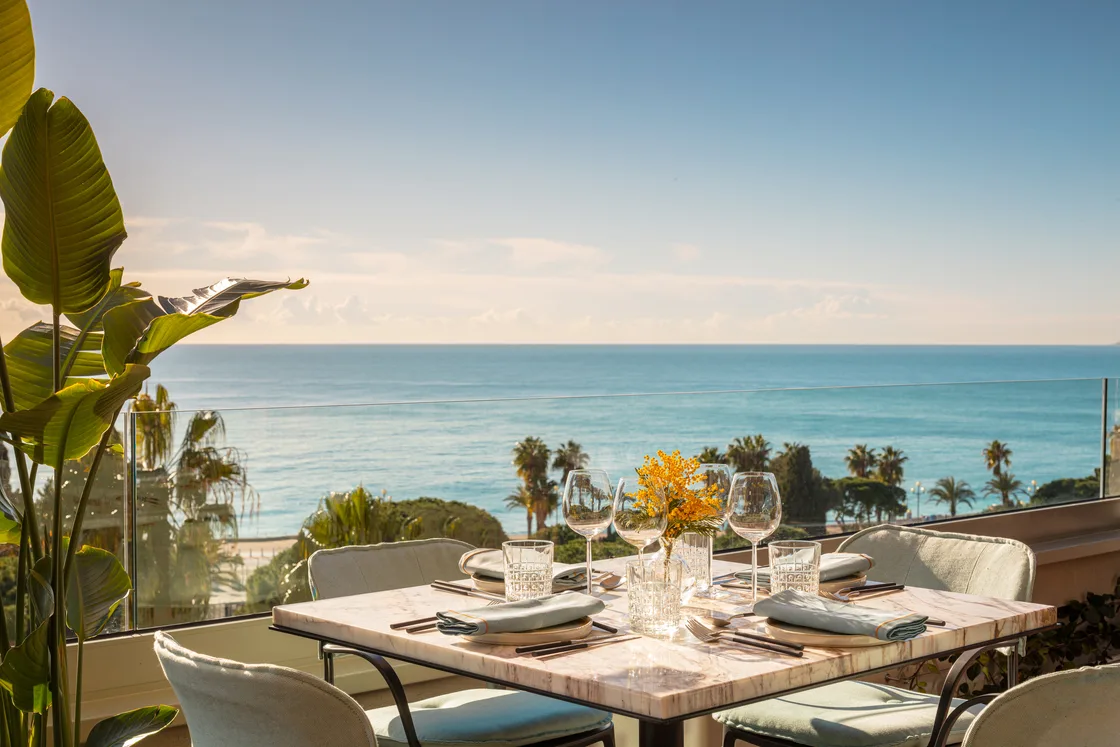 L’ANANTARA PLAZA NICE HOTEL & VEUVE CLICQUOT : LE RIVIERA