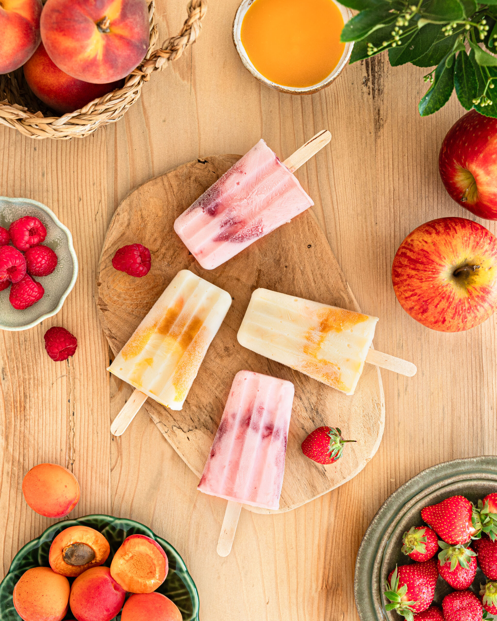 Bâtonnets glacés d’été au yaourt fruits jaunes ou fruits rouges