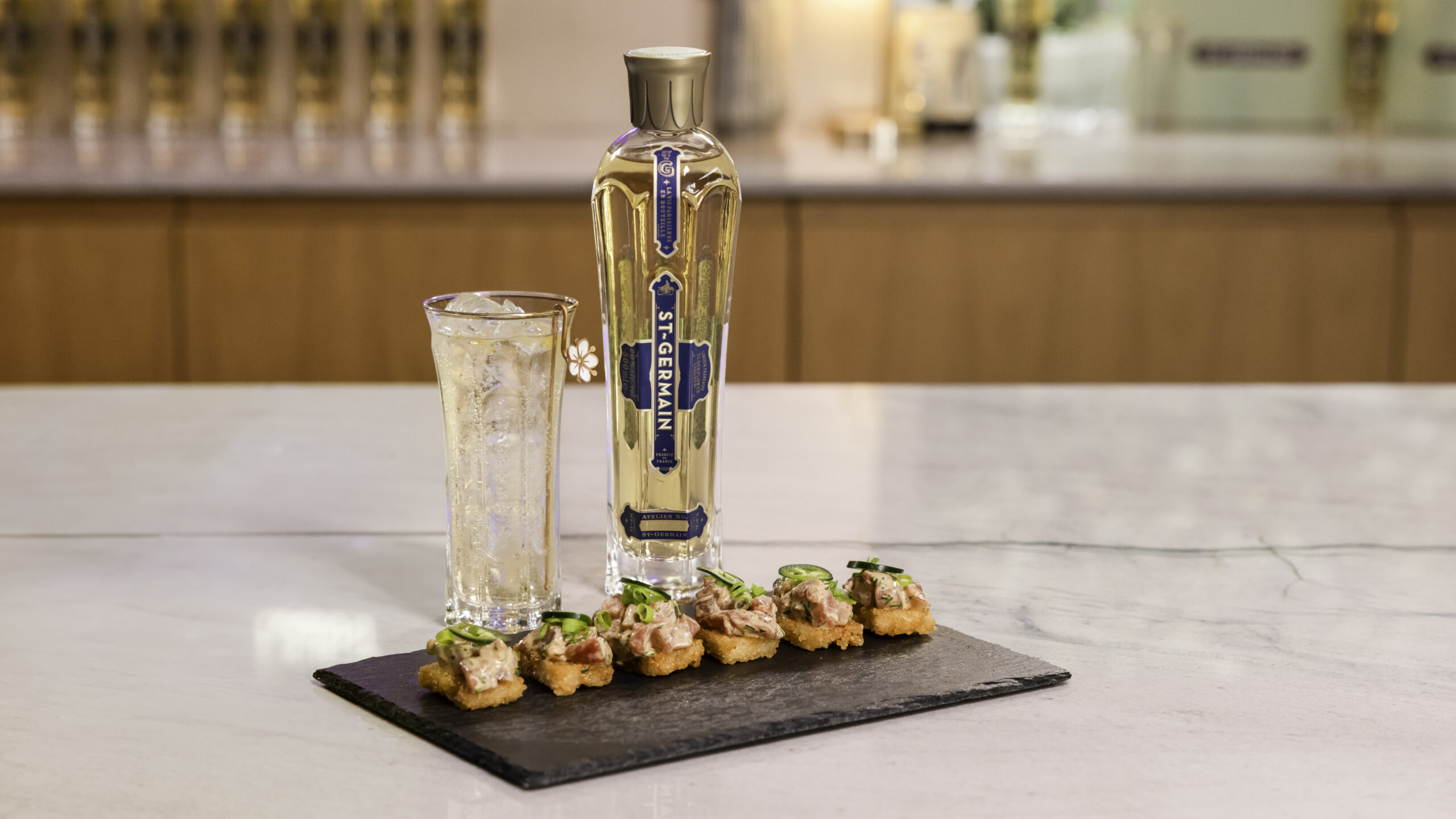 St-Germain Spritz avec vue sur la Seine