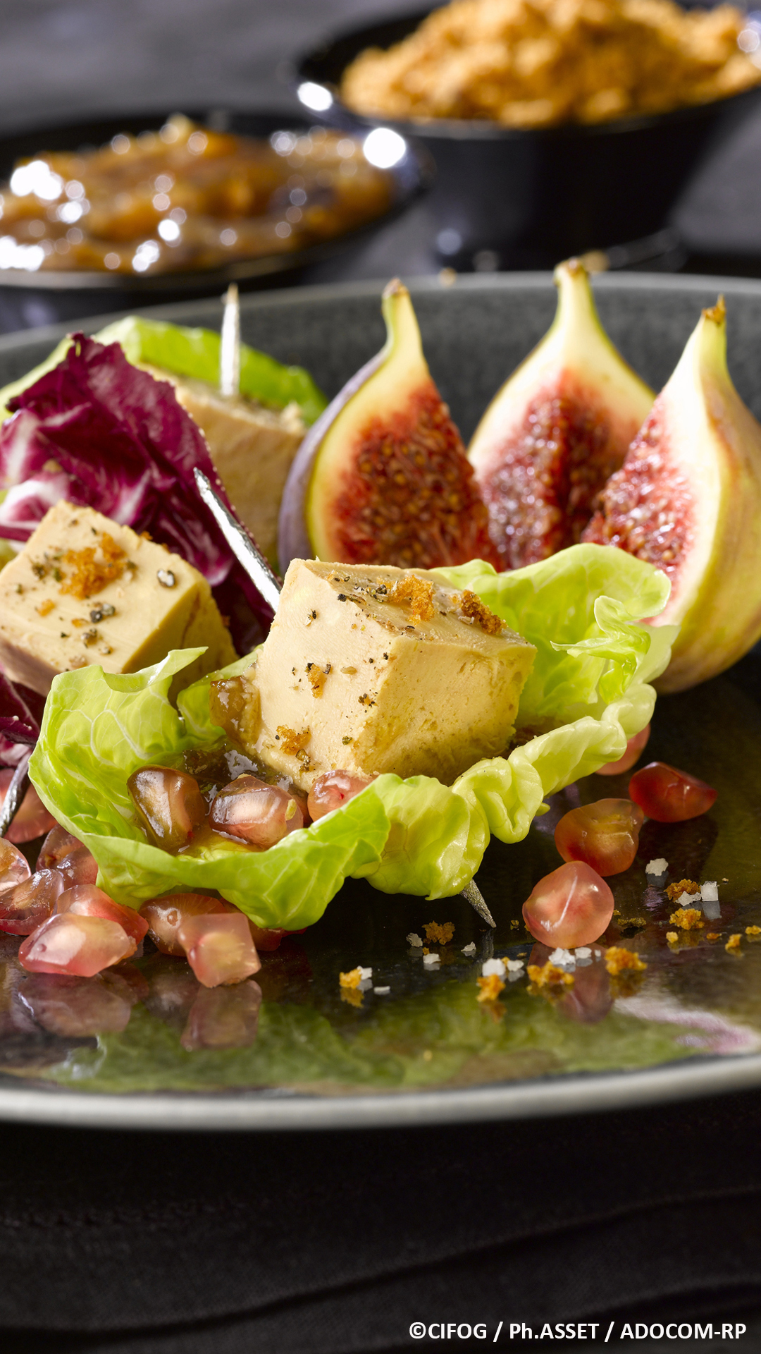 PETITES BOUCHÉES DE FOIE GRAS EN COEUR DE SALADE