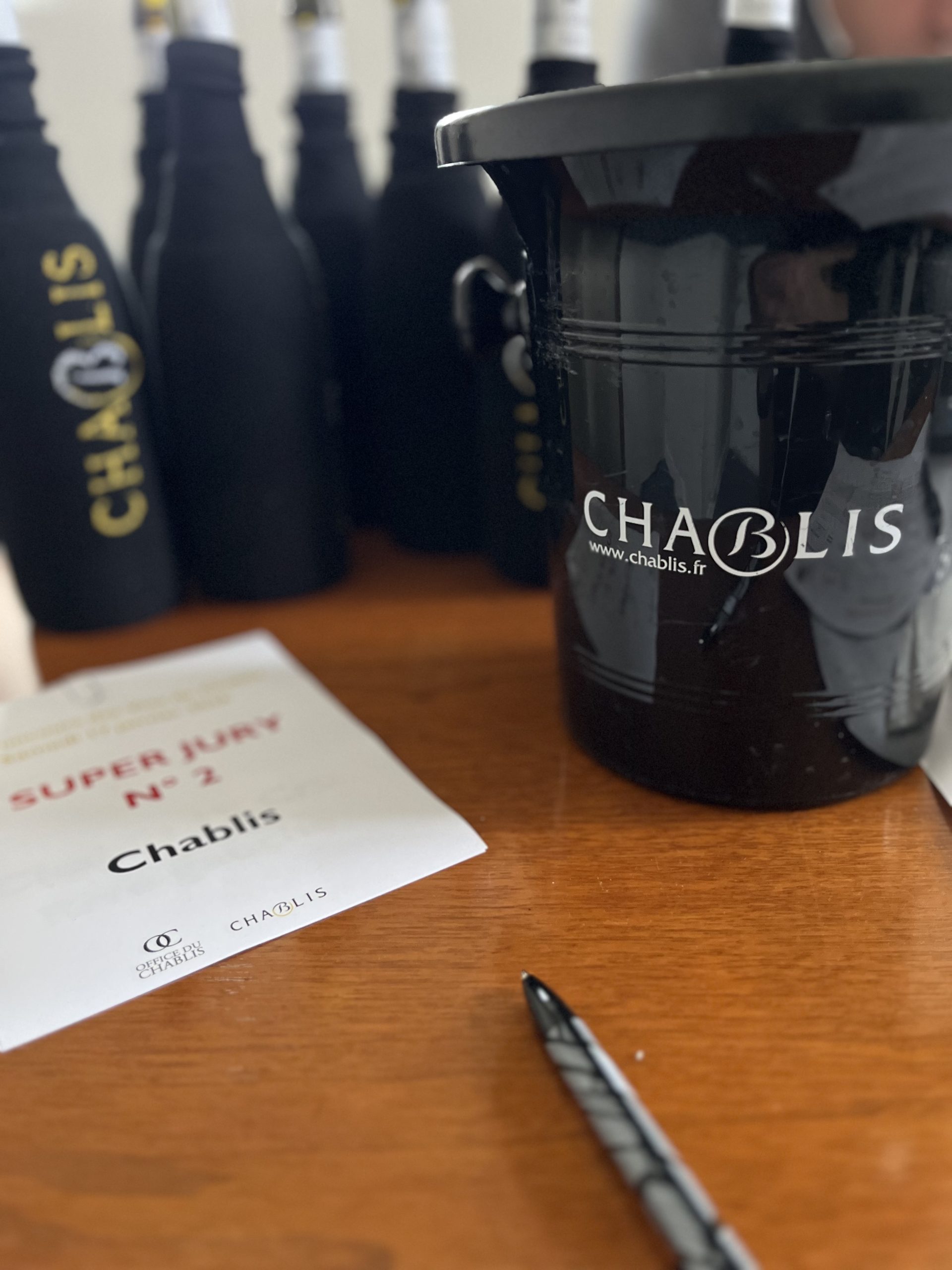 Sous la présidence de Julia SCAVO DipWSET « Le 40ème Concours des Vins de Chablis » décerne 23 médailles