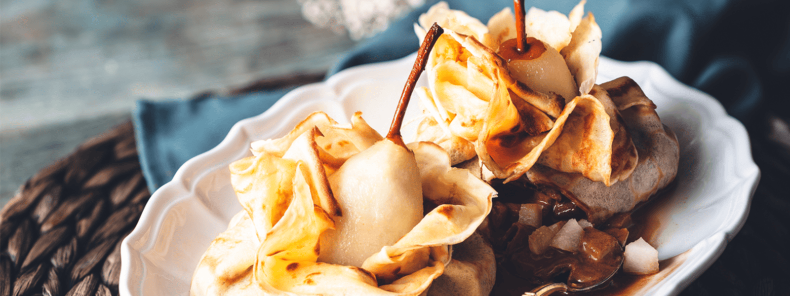 Aumônières de crêpes aux poires rôties