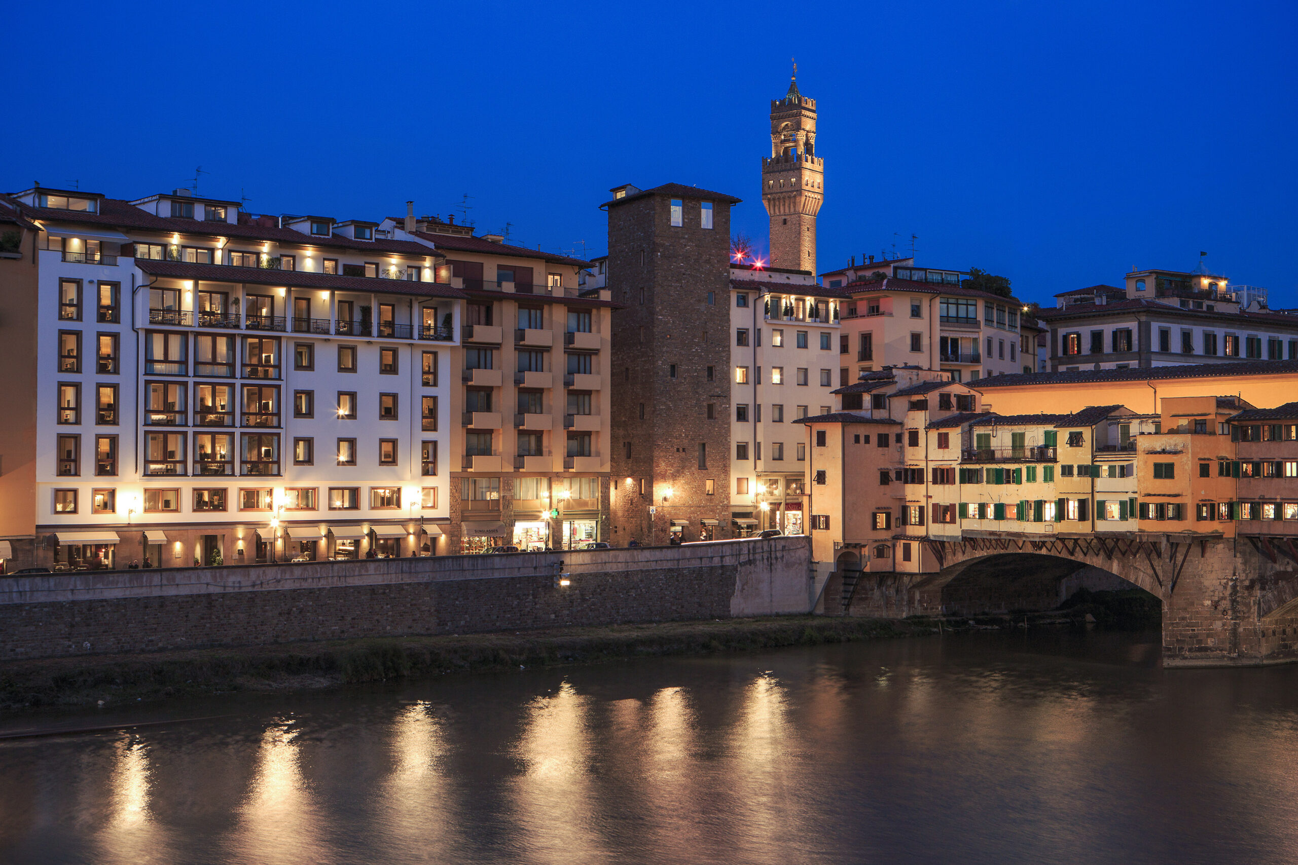 L’art du luxe discret face au Ponte Vecchio